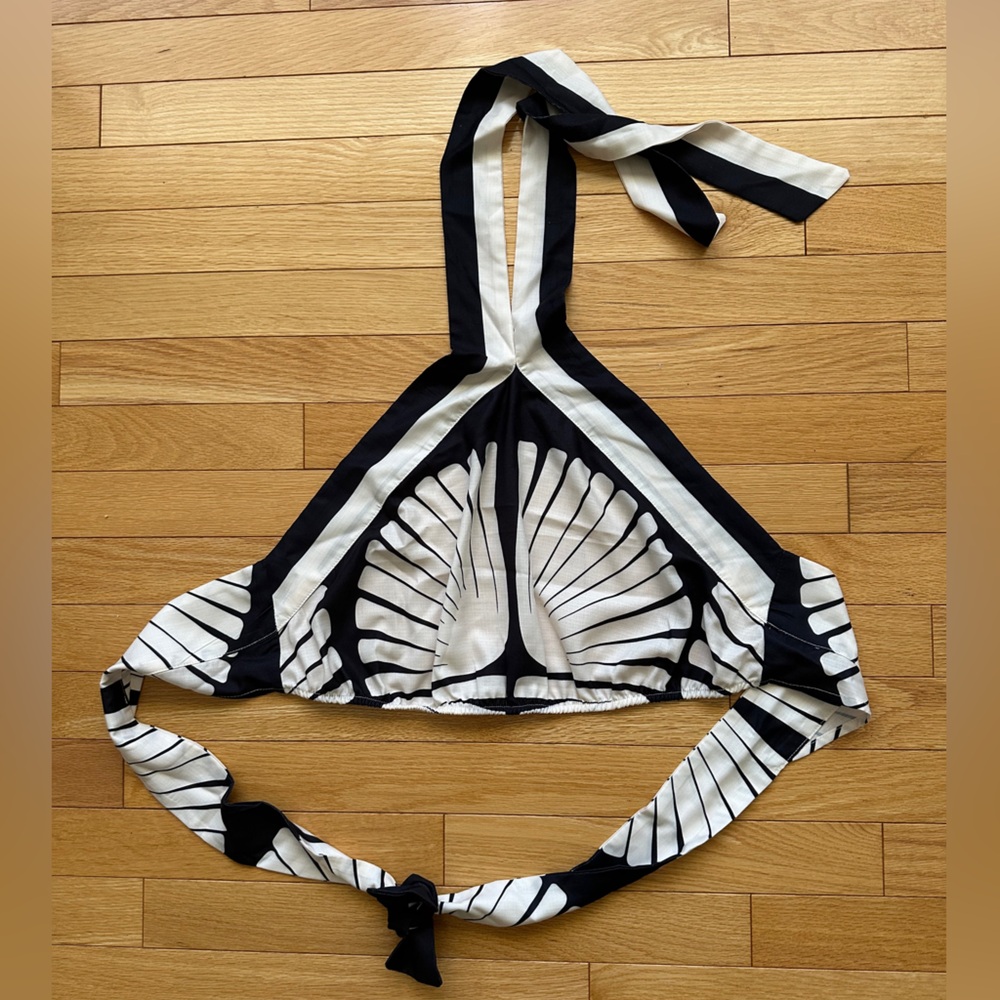 NWOT Seashells Cropped Halter Tank Top